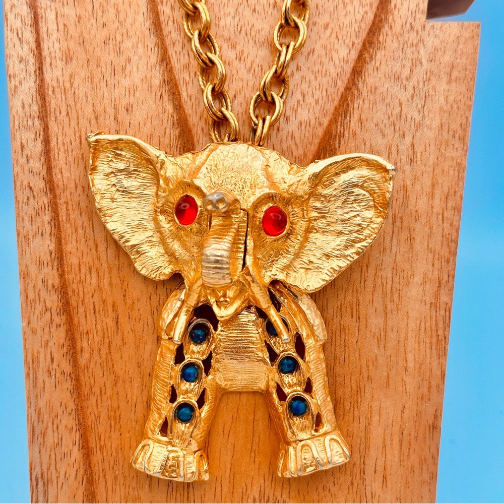 Vintage 60s 70s D&E JULIANA Elephant Statement Pendant - Picture 9 of 16